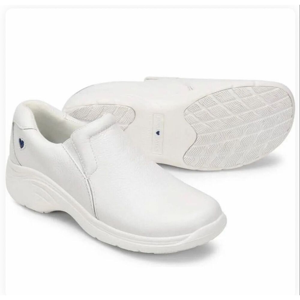 Nurse Mates Women Dove White Medical Professional Slip-on Walking Shoe size 6.5M